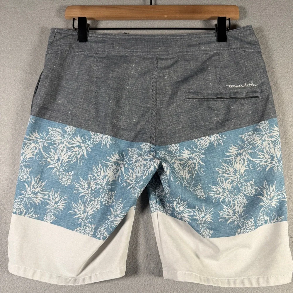 TravisMathew Mens Pineapple Board Shorts Grey Blue White Size 32 9in Inseam